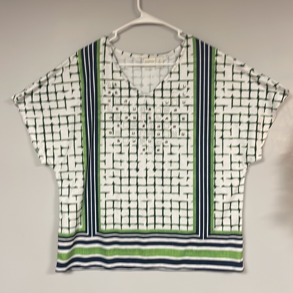 ZENERGY BY CHICO'S regular top , metal accents, white/ navy/green , sz 2 (XXL)
